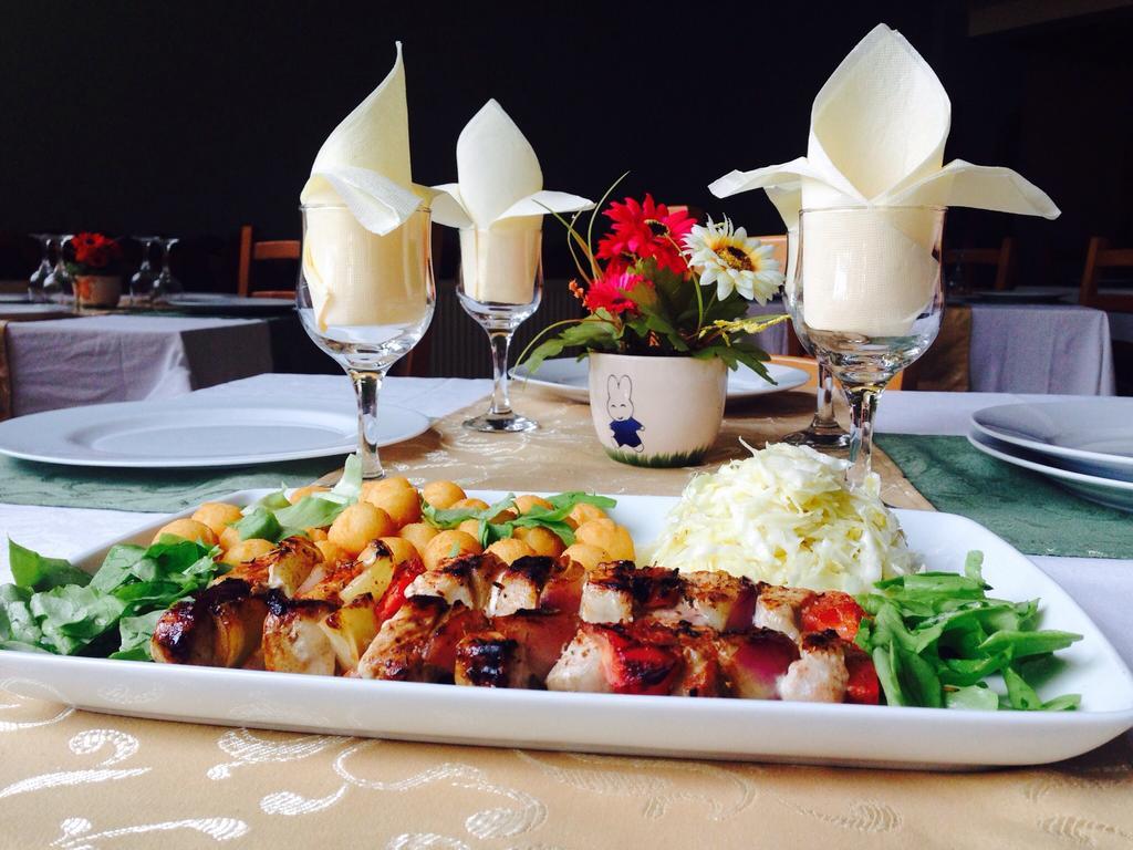 Hotel Cygnus Tulcea Ngoại thất bức ảnh